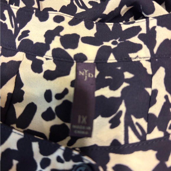 NYDJ Blue/White Boxy Floral 3/4 Sleeve Tunic with Orange Design Bottom, Size: 1X - Picture 8 of 10